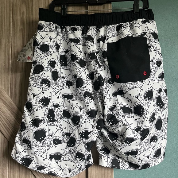 Cool shark print mens bathing suit trunks - Picture 4 of 4